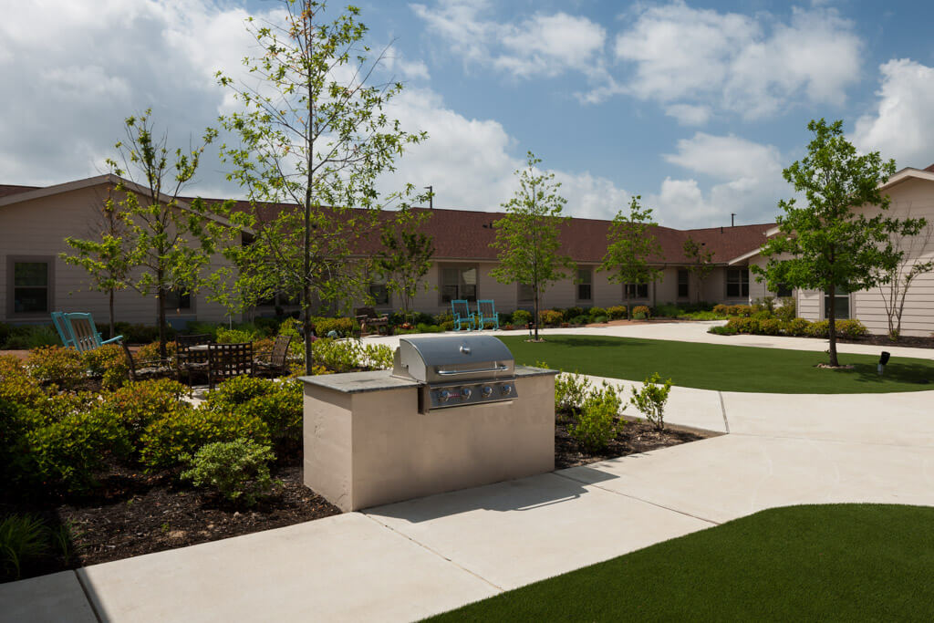 Franklin Park Senior Living_Outdoor Barbecue Space