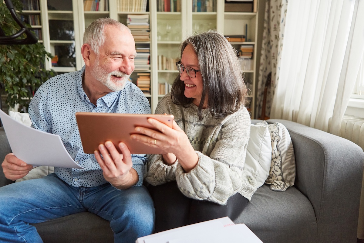 Seniors,With,Tablet,Computers,Are,Happy,About,The,Financing,Of